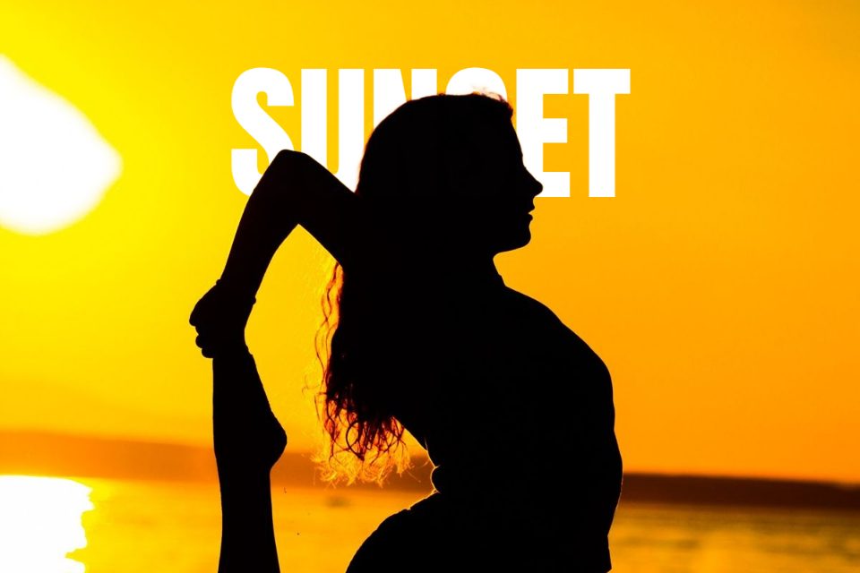 Пример результата: надпись SUNSET уходит за человека